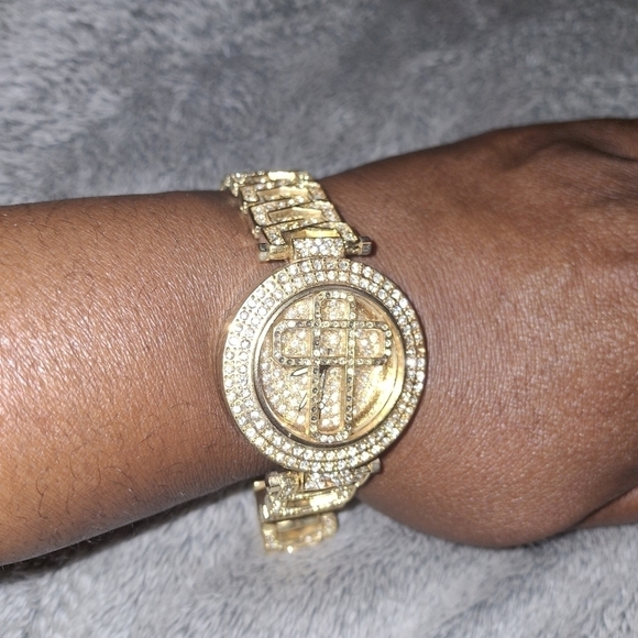 Cross Face Watch - Picture 4 of 5